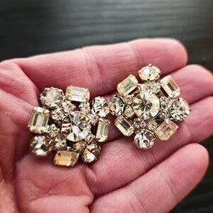 Vintage Kramer Signed Rhinestone Clip On Earrings Clear Crystal Cluster baguette